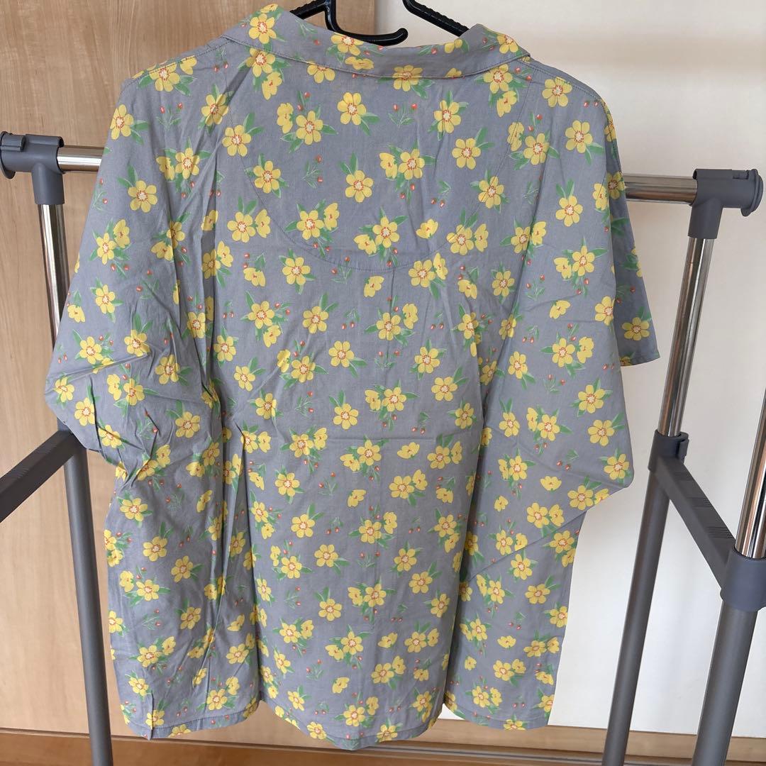 きなこ餅子様専用。UNIQLO 花柄 ルームウェア セットアップ グレー — image 2