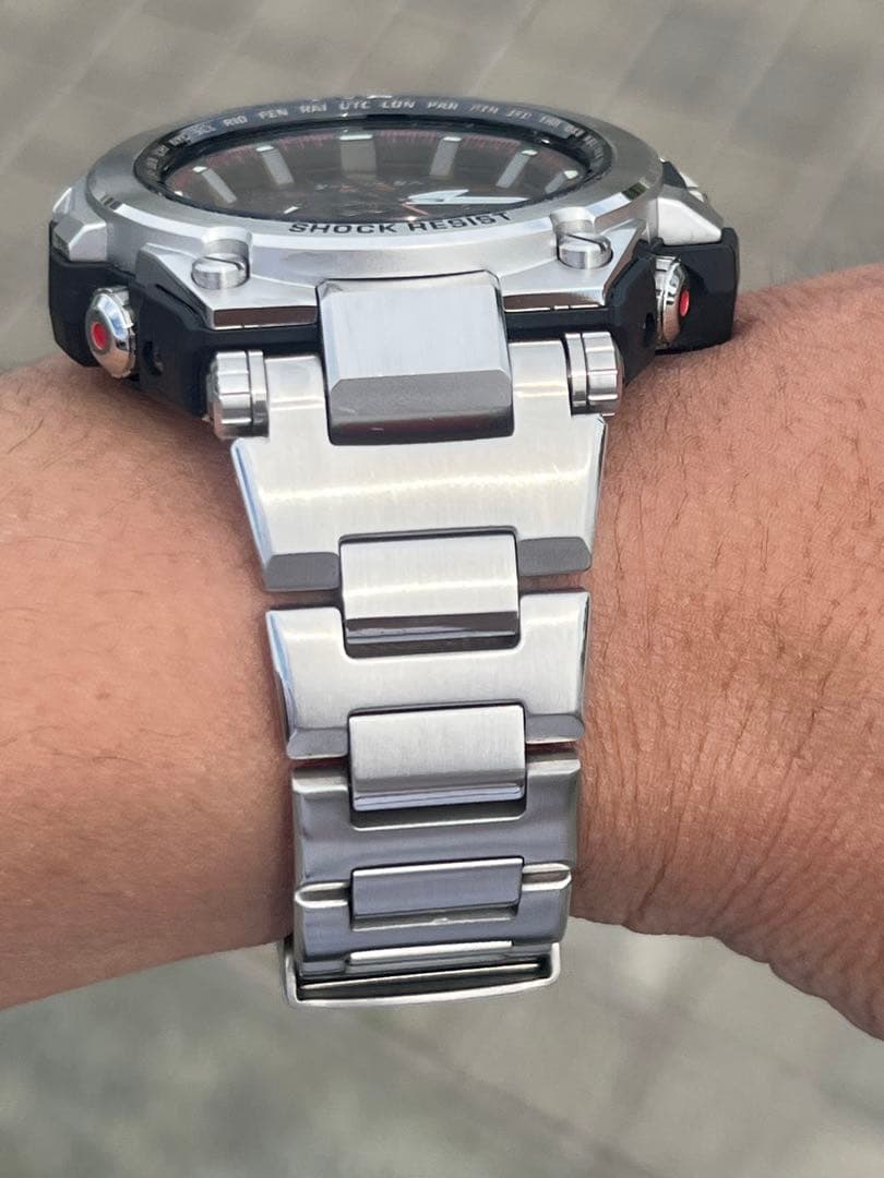 G-SHOCK MT-G シルバー/ブラック/レッド — image 2