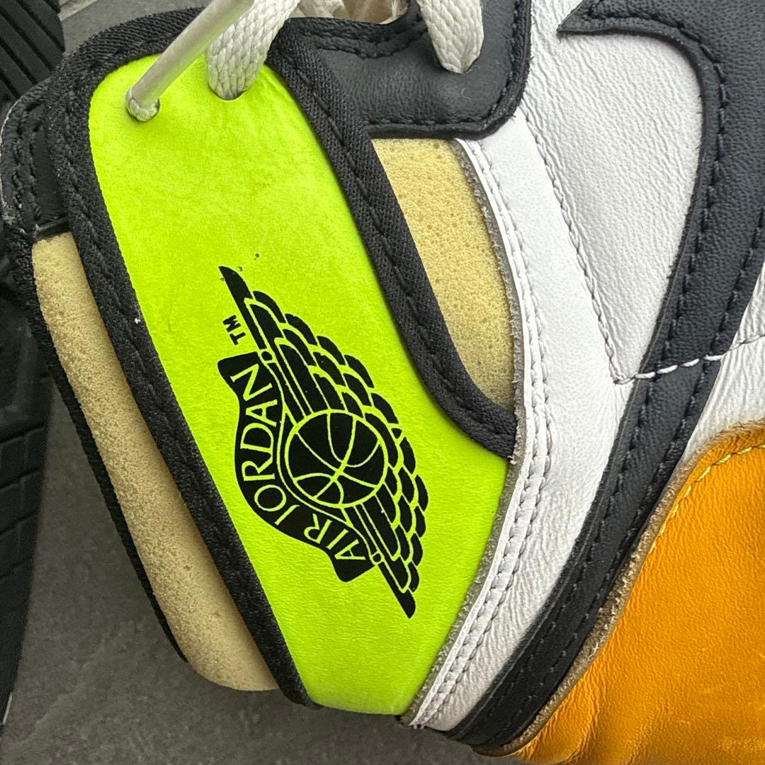NIKEジョーダン1ボルトゴールド — image 4