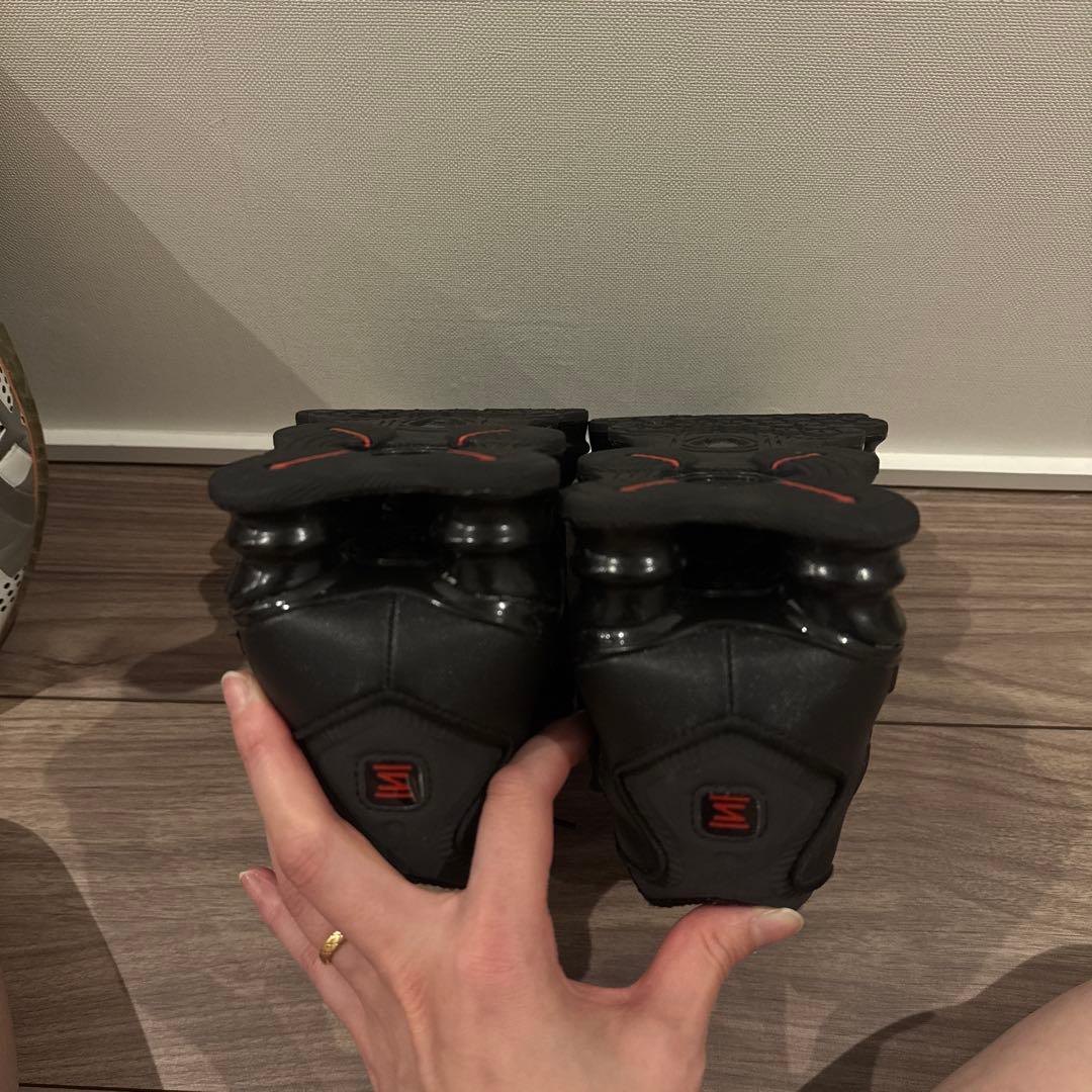 【美品】NIKE SHOX ブラック スニーカー 27cm — image 3