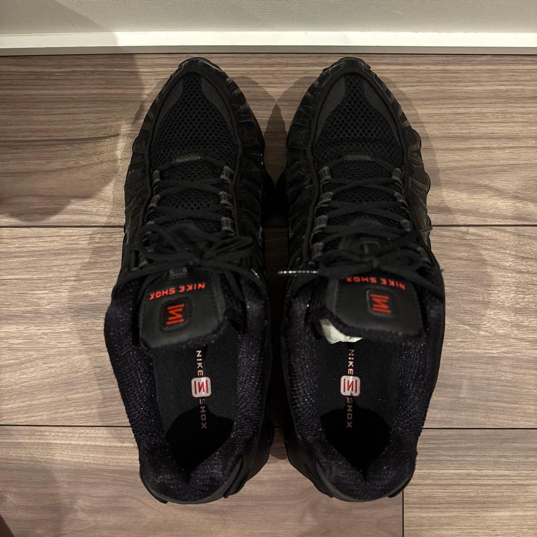【美品】NIKE SHOX ブラック スニーカー 27cm — image 4