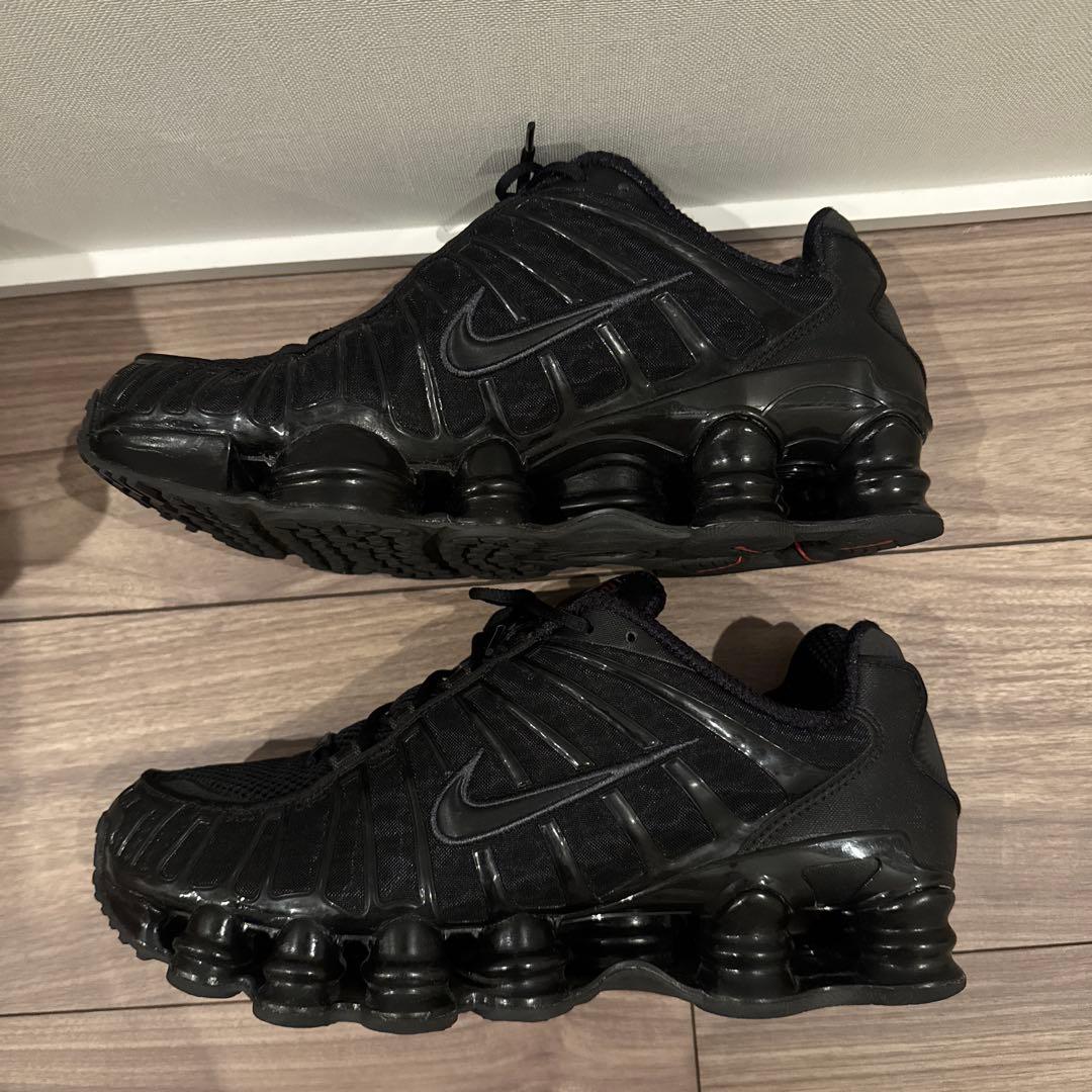 【美品】NIKE SHOX ブラック スニーカー 27cm — image 5