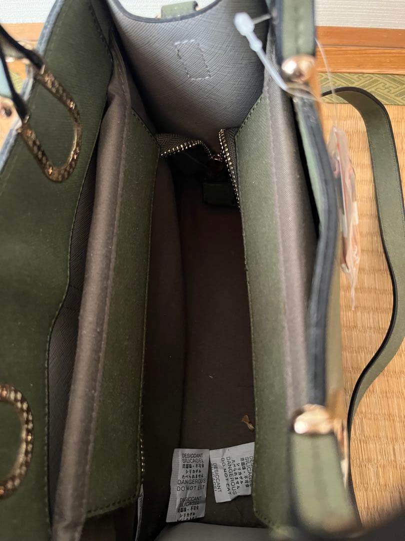 美品オリーブグリーン ハンドバッグ　バンダナ付き — image 3
