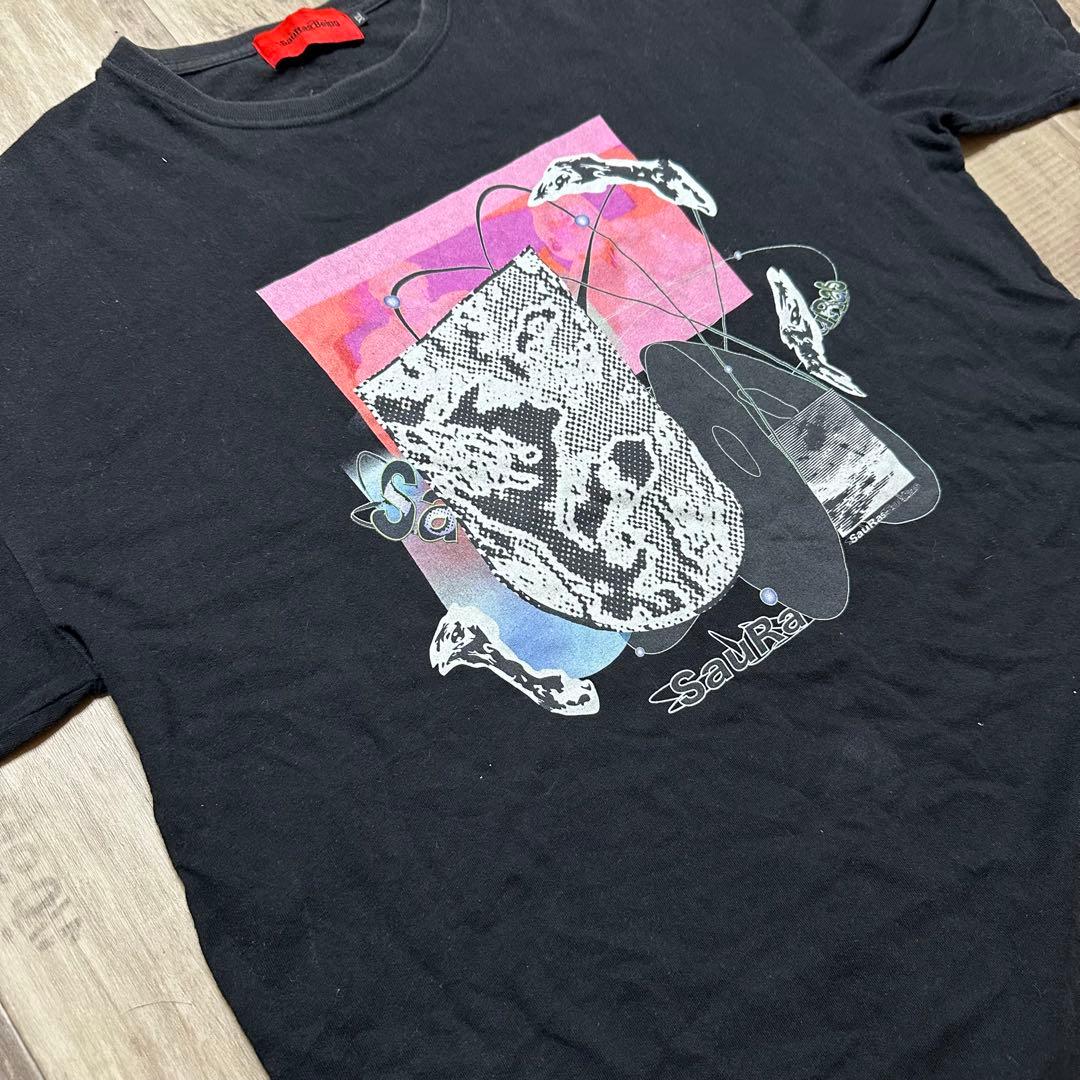 Sauras Being Tシャツ 黒 — image 2