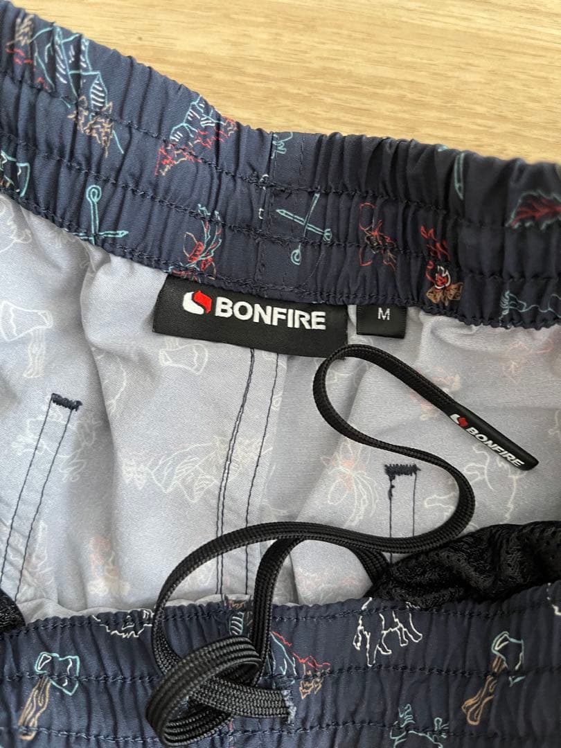 BONFIRE ネイビー パターンショートパンツ — image 4