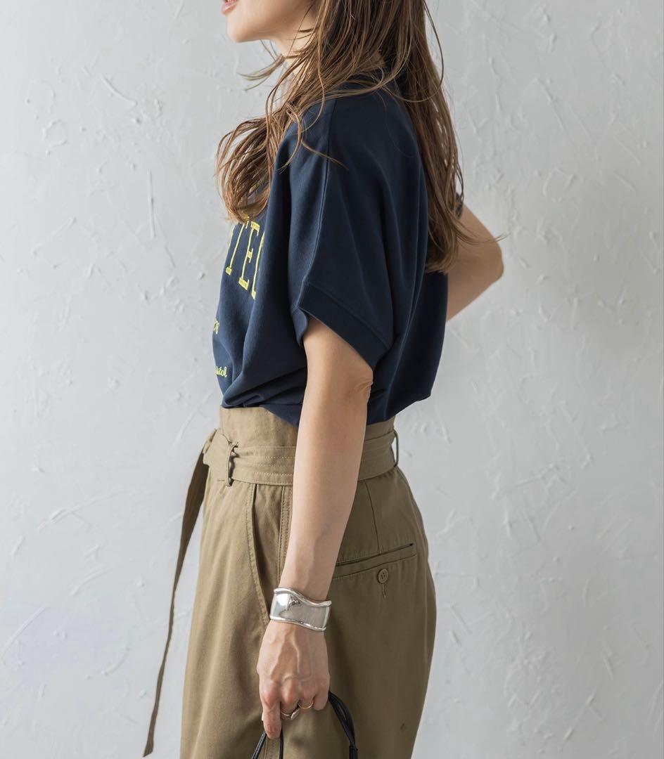 ボンジュールサガン カレッジ刺繍ピグメントスウェットTシャツ　ネイビー — image 3