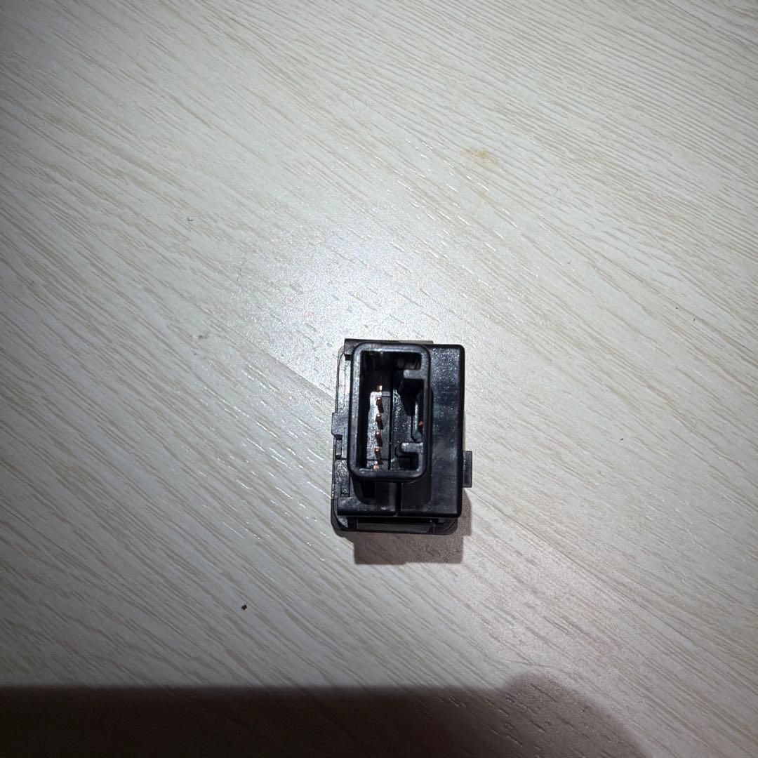 トヨタ純正　4駆　AUTOスイッチ — image 4