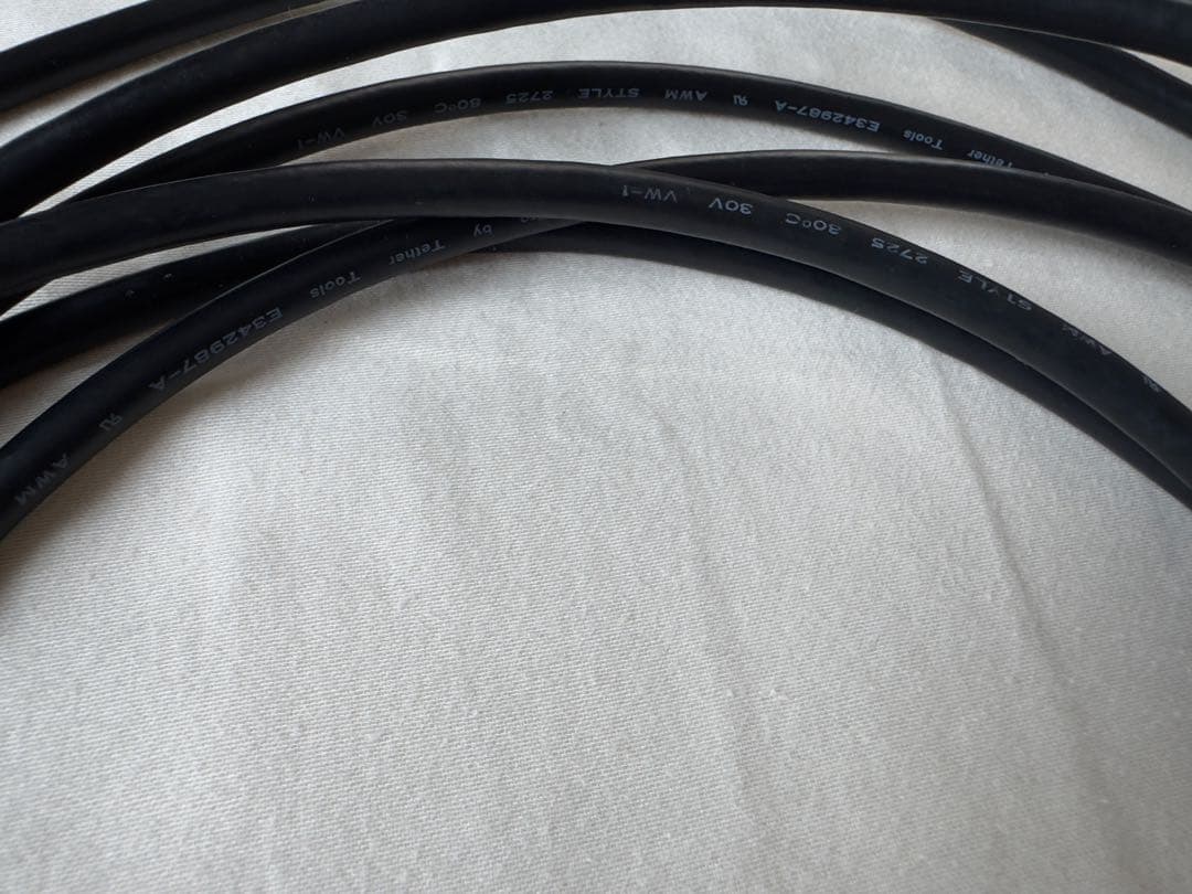 テザープロ USB-C to USB-C ライト アングル ブラック — image 5