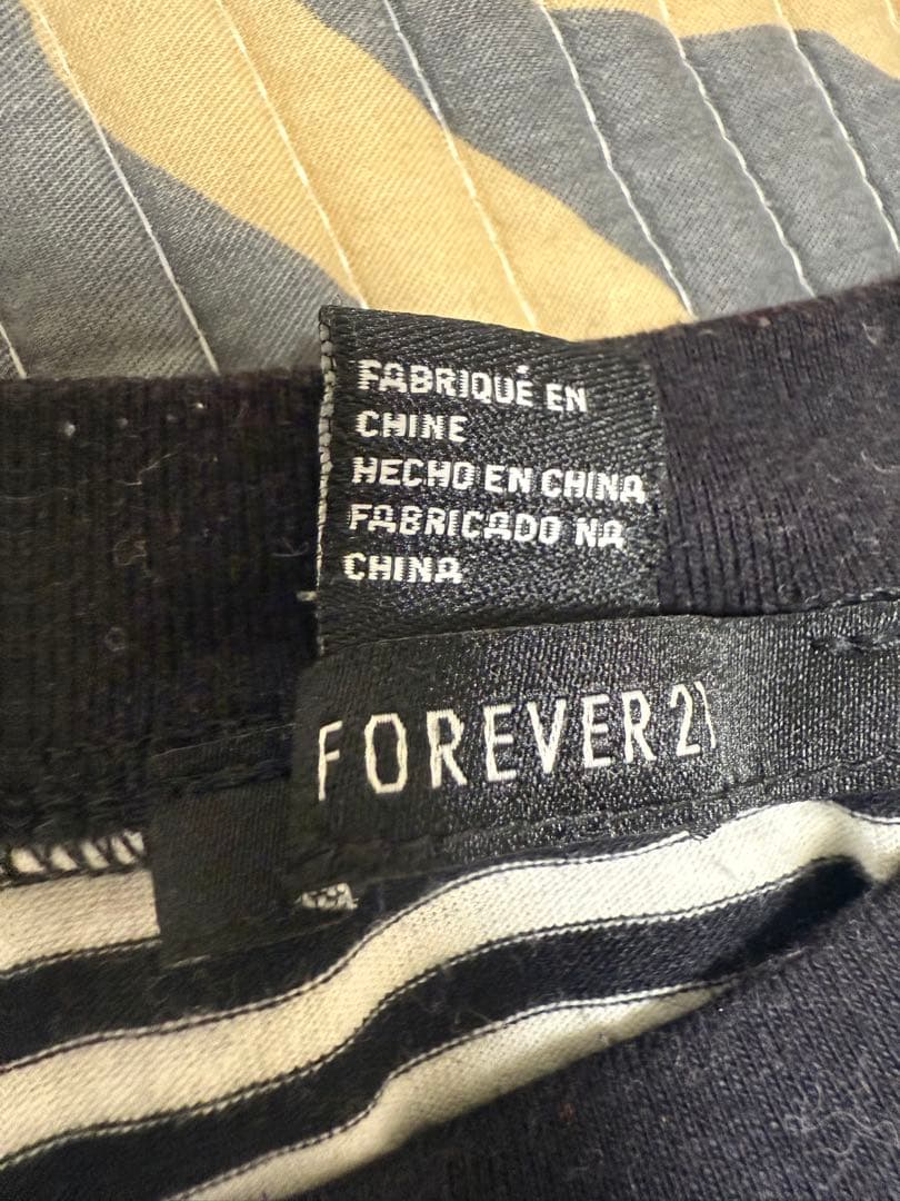 美品　FOREVER 21 レディース　トップス　長袖Tシャツ　S — image 3