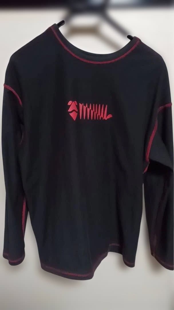長袖Tシャツ　リバーシブル　黒 — image 3