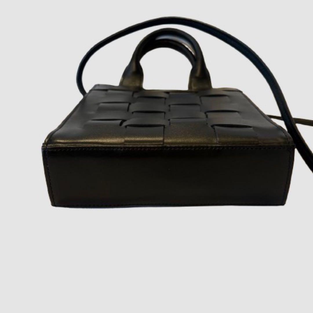 【新品】本革 ミニバッグ ブラック 編み込み 軽量 未使用 — image 4