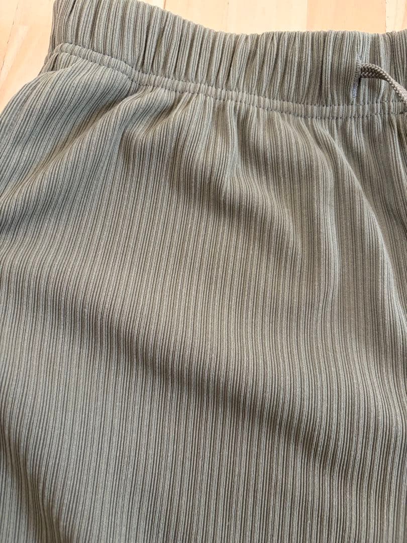 【美品】GU リブプルオンパンツ オリーブ S — image 4