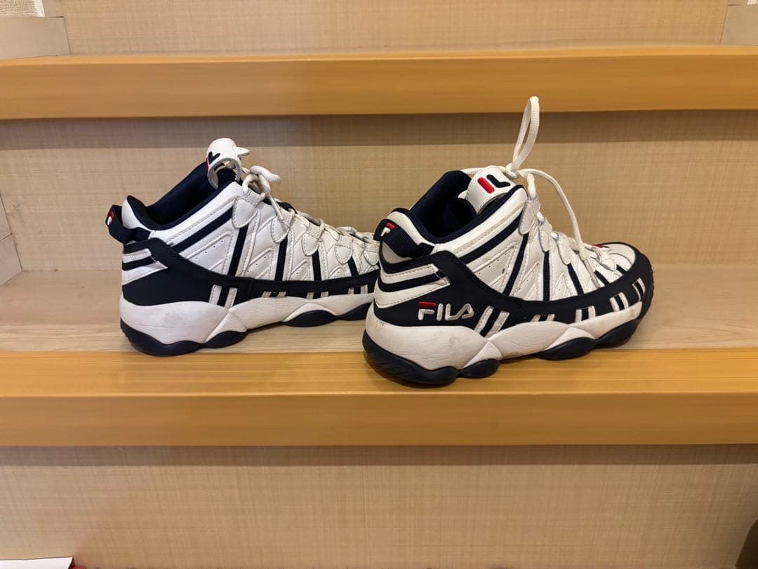 め*と様 FILA ハイカットスニーカー ホワイト ネイビー — image 2