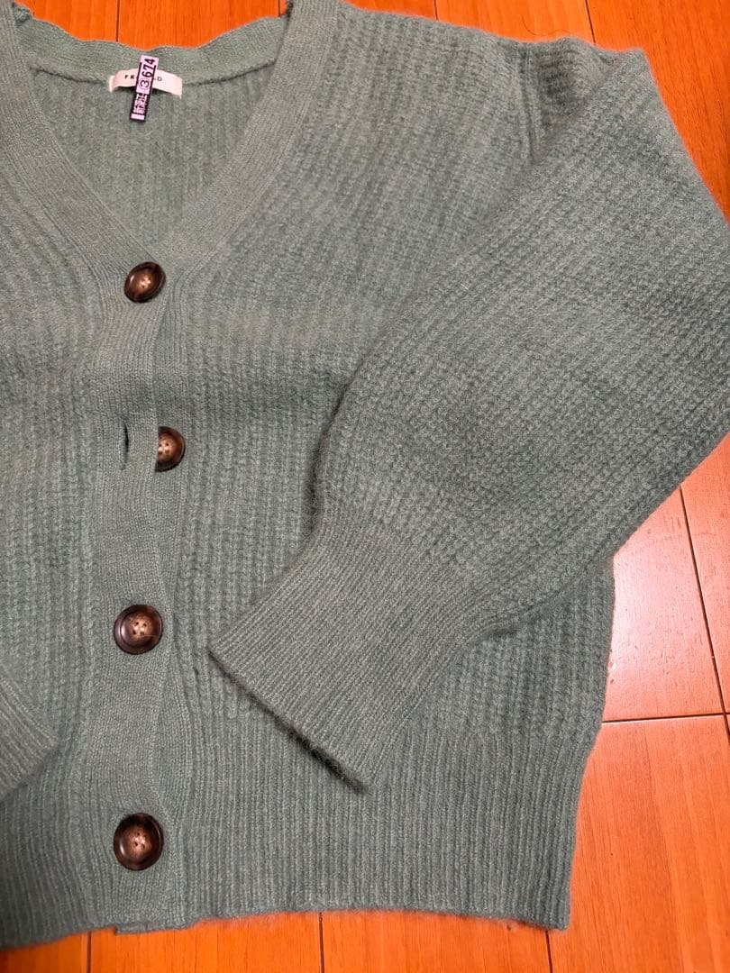 Vネックラクーンニットカーディガン — image 3