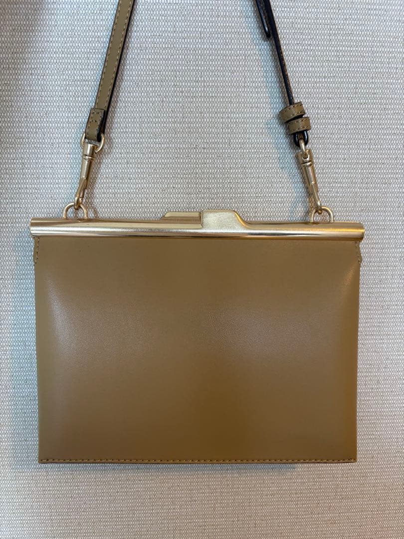 CHARLES & KEITH ショルダー ハンドバッグ — image 2