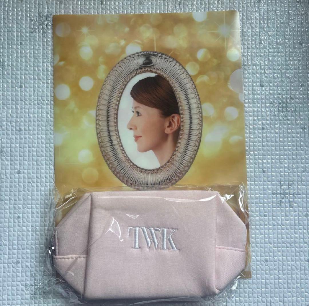 新品、未開封【君島十和子】ノベルティTWK ピンク ポーチ — image 3