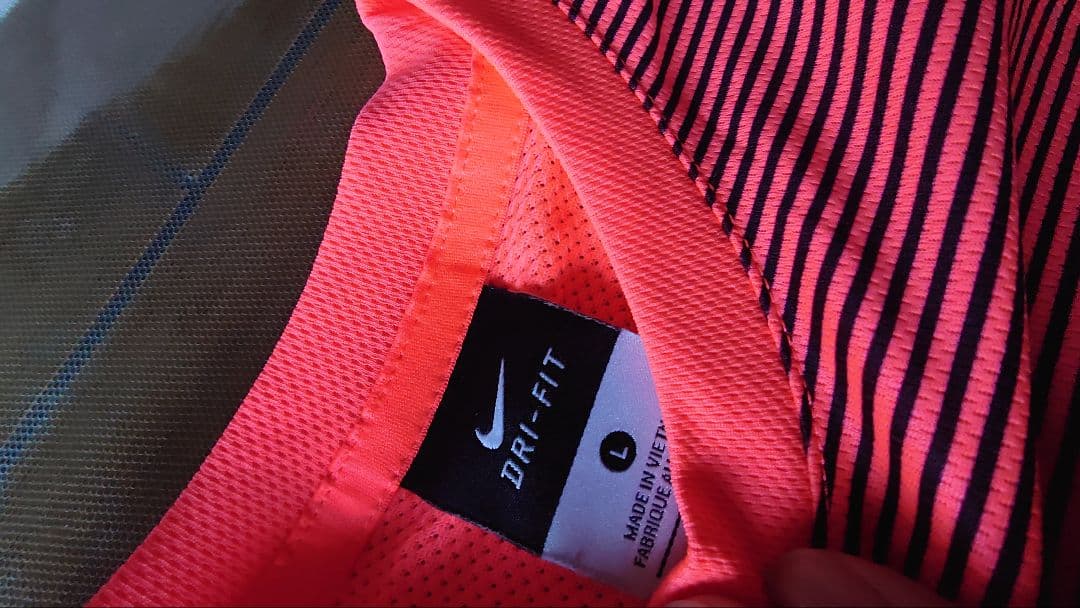 ※最終価格※ Nike DRI-FIT L Tシャツ ショートパンツ 2点 — image 4