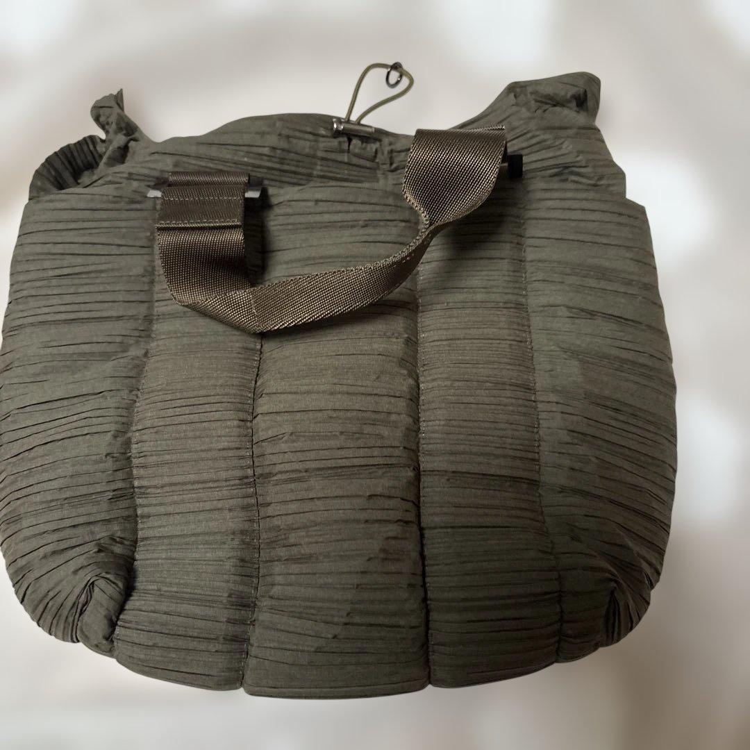PLEATS PLEASE ハンドバッグ カーキ — image 5