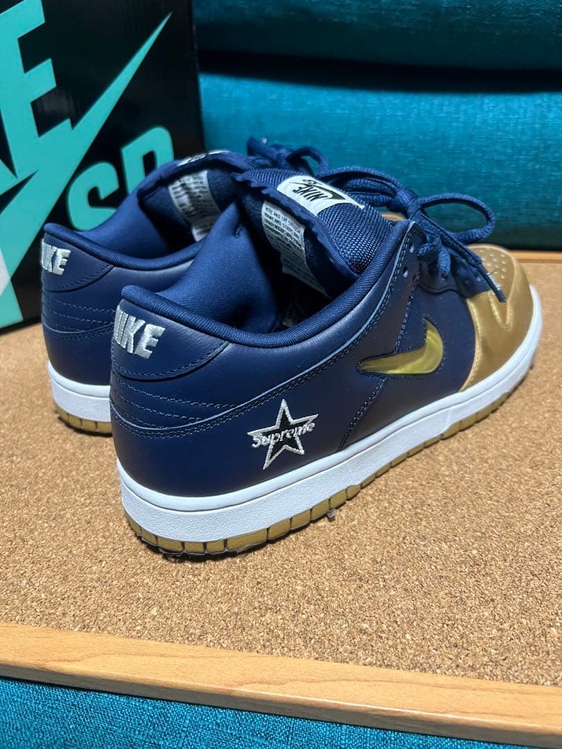 Nike SB Dunk Low Suprem — image 4