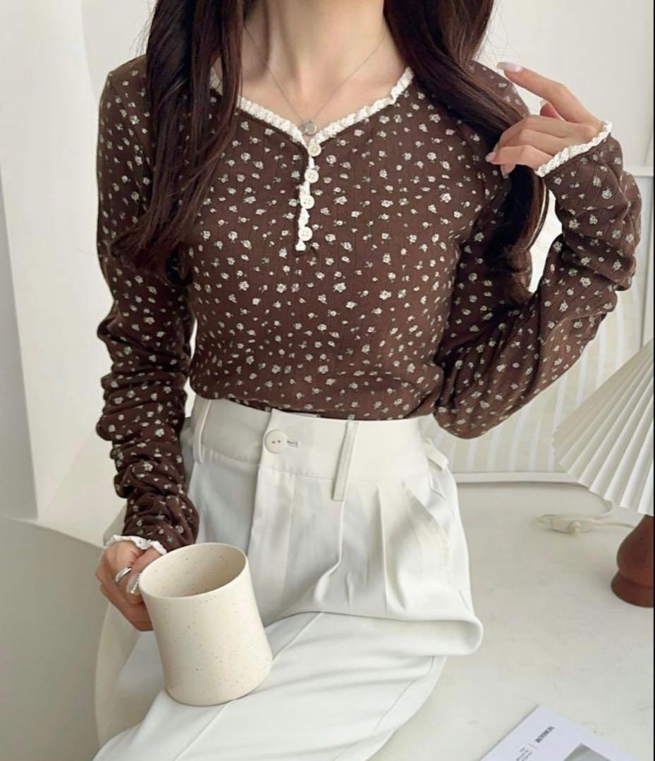 mily bilet 花柄レース使い袖ギャザーヘンリーカットソー ブラウン M — image 2