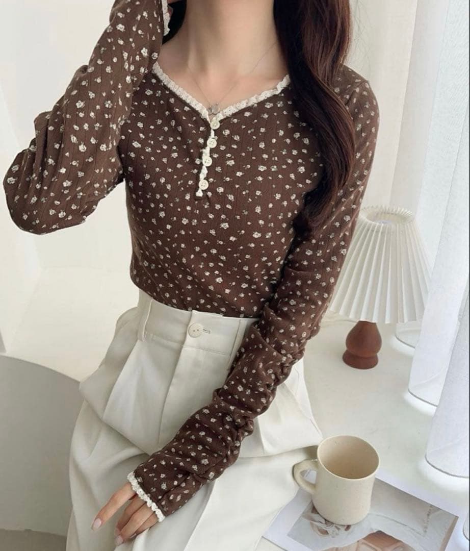 mily bilet 花柄レース使い袖ギャザーヘンリーカットソー ブラウン M — image 3