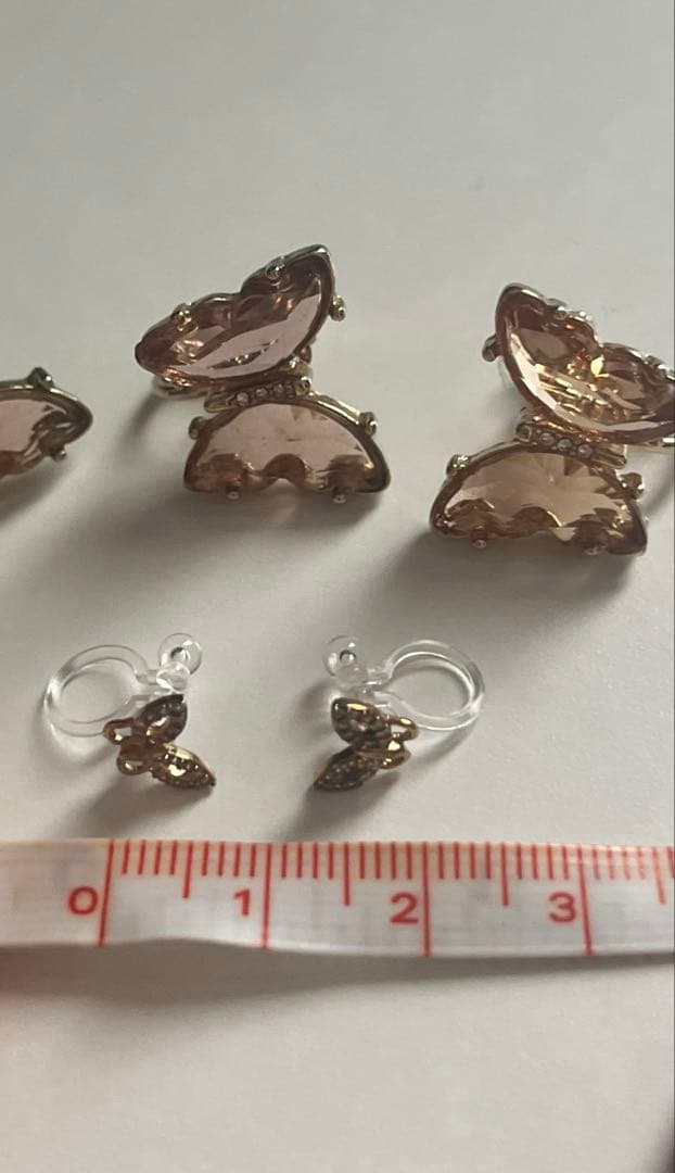 即購入可 2点セット 蝶々イヤリング — image 2