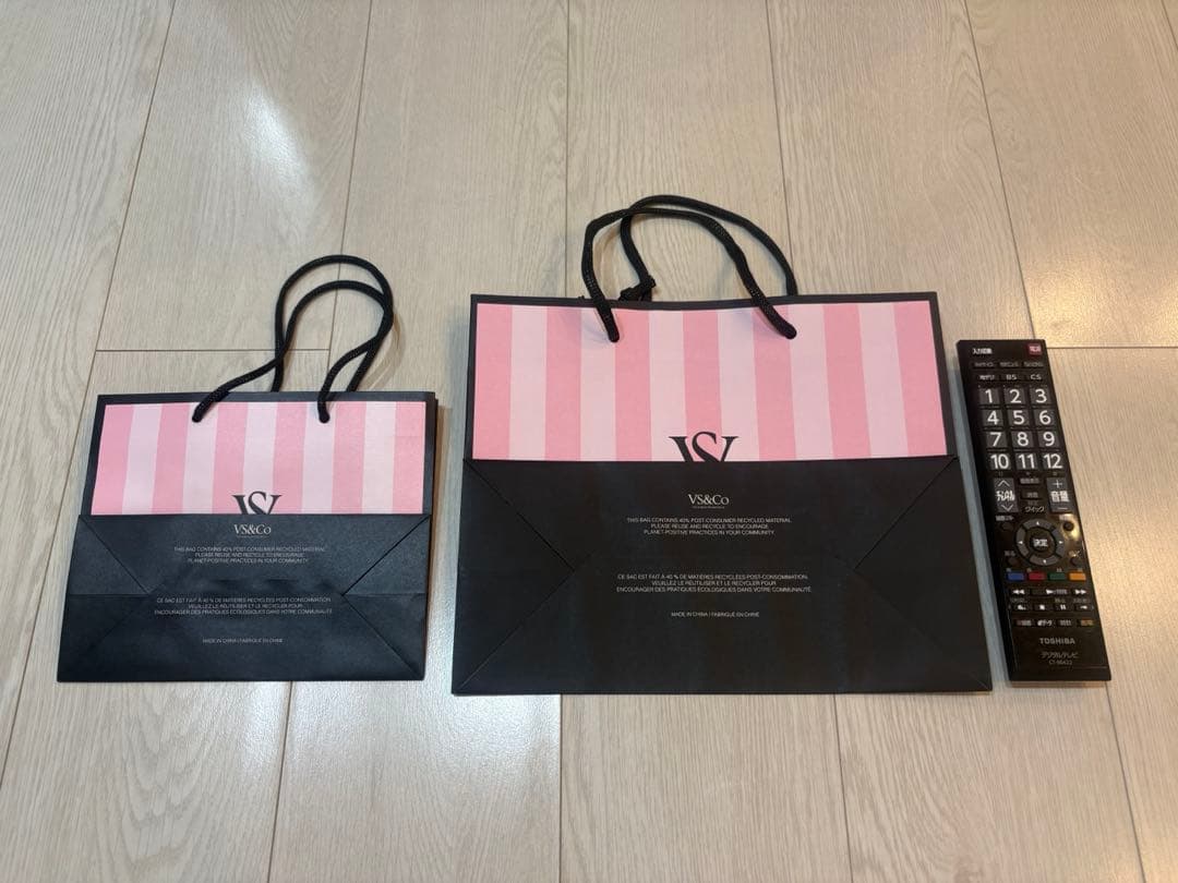 Victoria's Secret ショップ袋 2枚セット — image 2