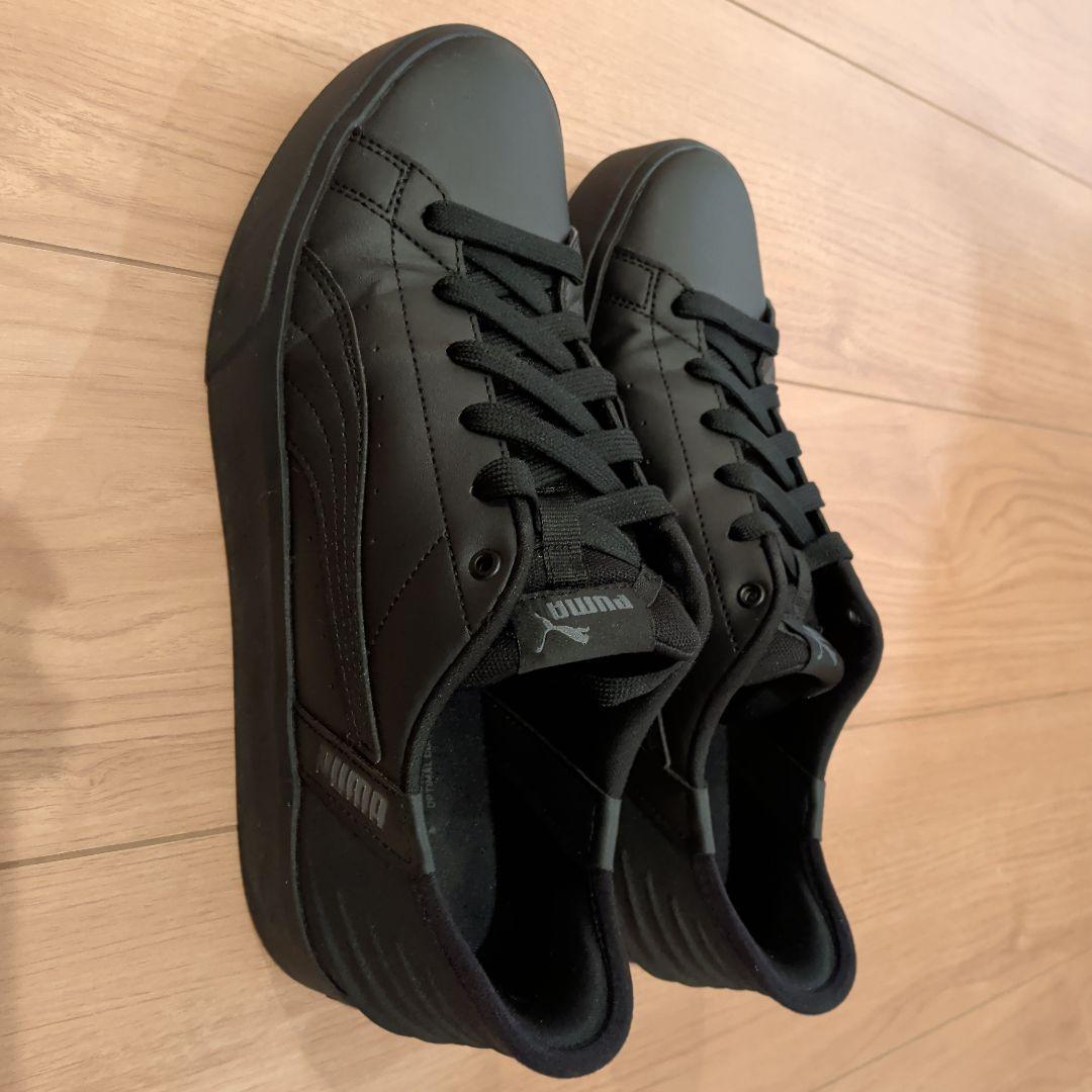 【ハンズフリー】PUMA V コート イーズイン スニーカー 黒 26.0cm — image 2