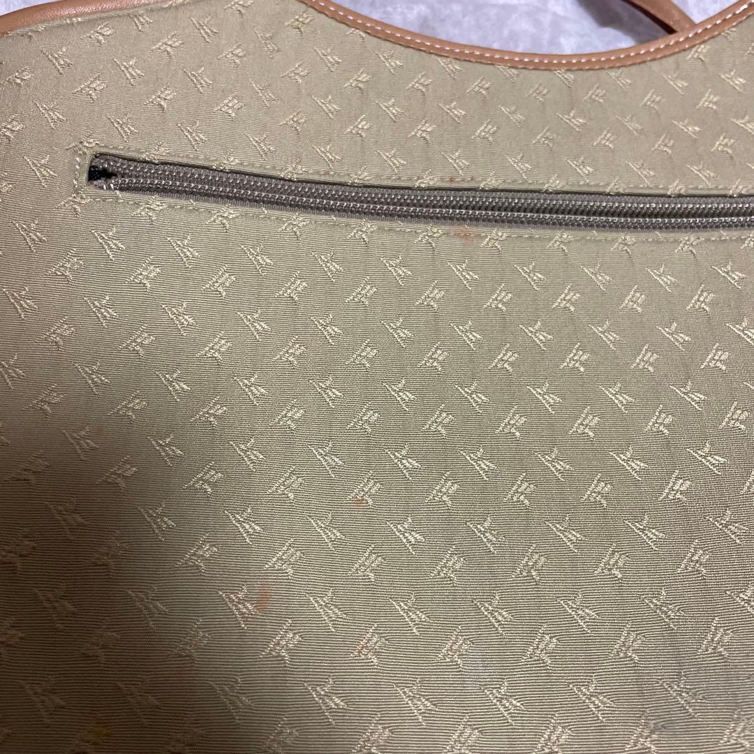 ハンドバッグ ベージュ 総柄 — image 2