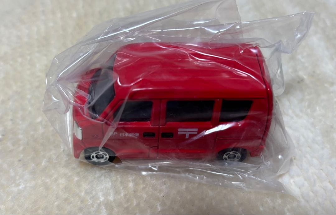トミカ No.68 POST VAN 郵便車 1/57 — image 3