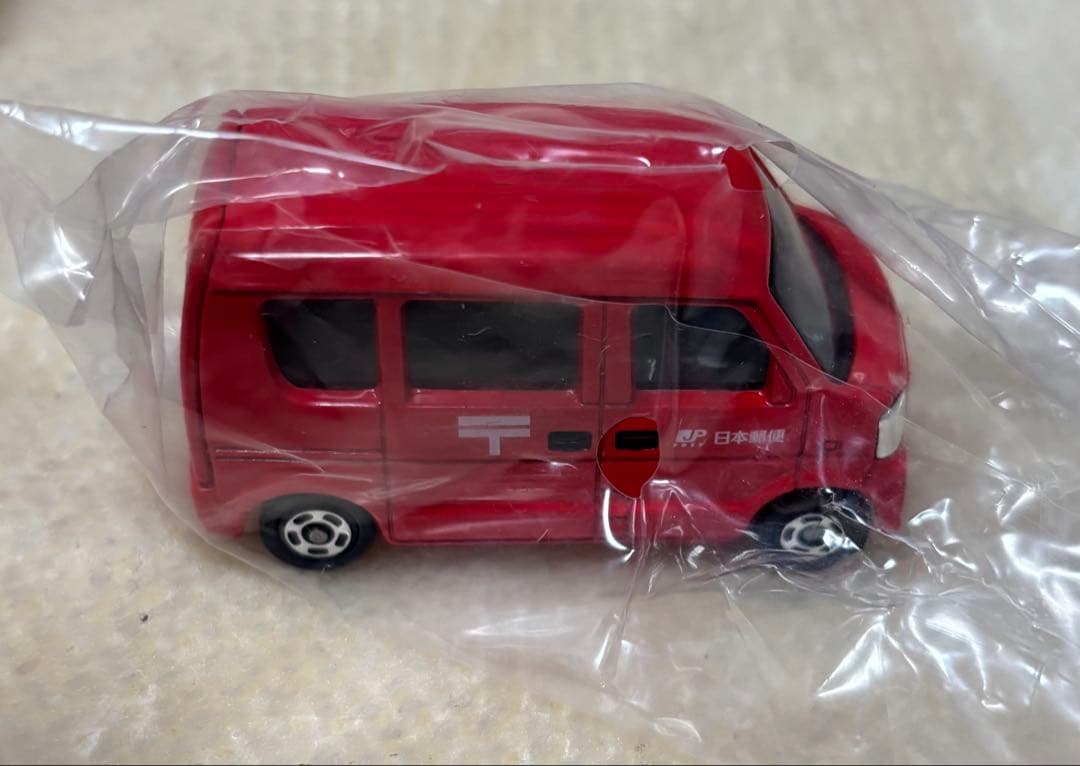 トミカ No.68 POST VAN 郵便車 1/57 — image 4