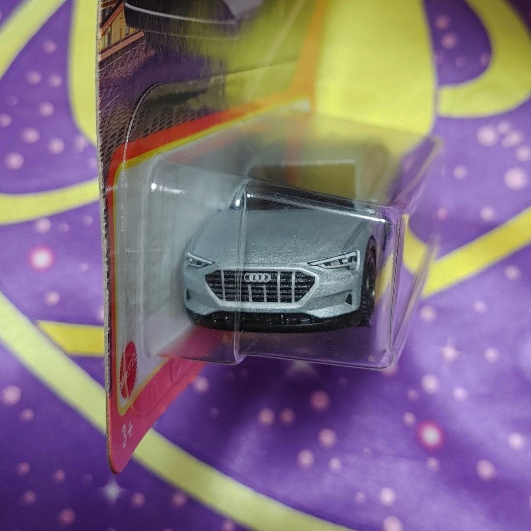 マッチボックス アウディ イートロン AUDI E-TRON 銀 シルバー — image 2