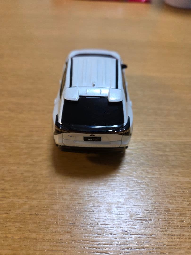 ミニカー　トヨタ bZ4X(ホワイト) プルバックカー — image 3