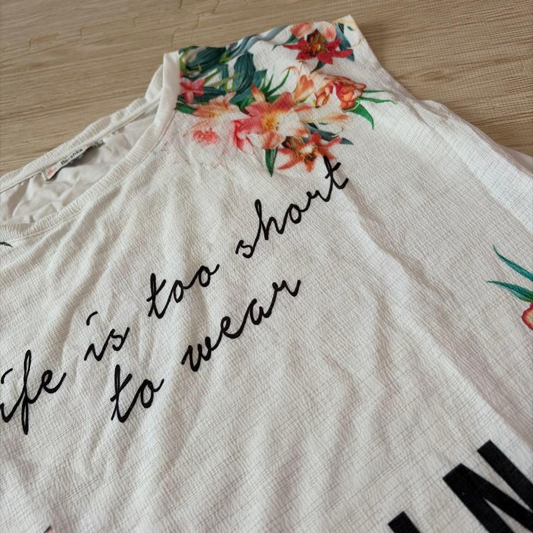 Bershka 花柄プリント Tシャツ ホワイト M — image 4