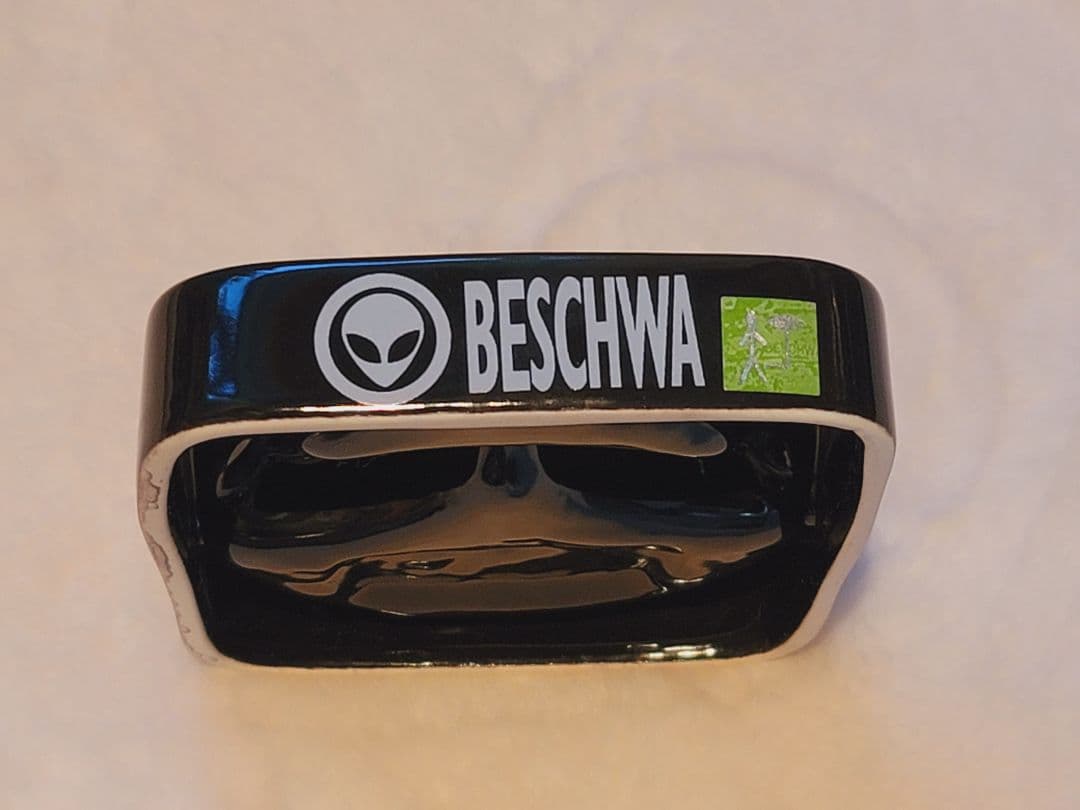 BESCHWA（ビシュワ）エイリアン アッシュトレイ 灰皿 平成レトロ タバコ — image 2