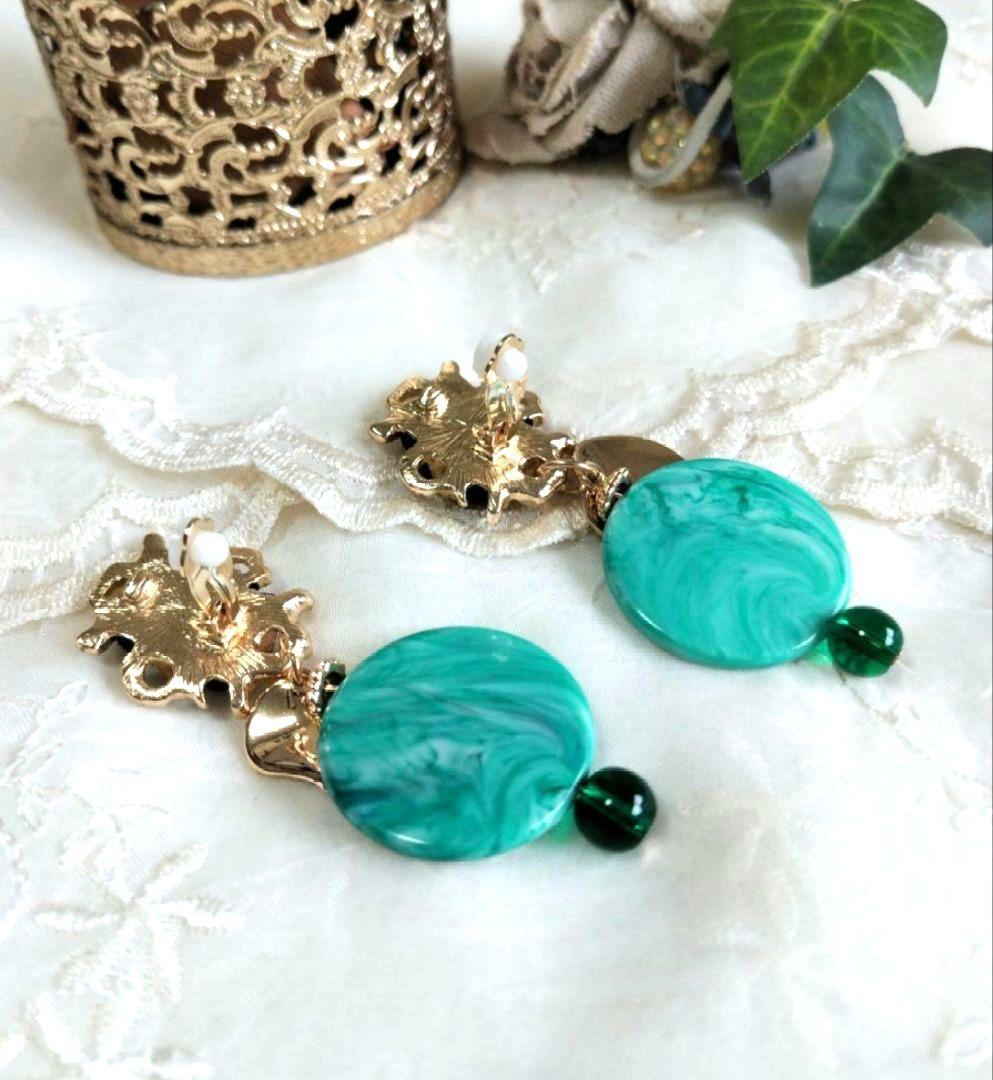 お顔周り華やぐ✨　揺れる樹脂イヤリング　アクアグリーン　18Kゴールドメッキ — image 4