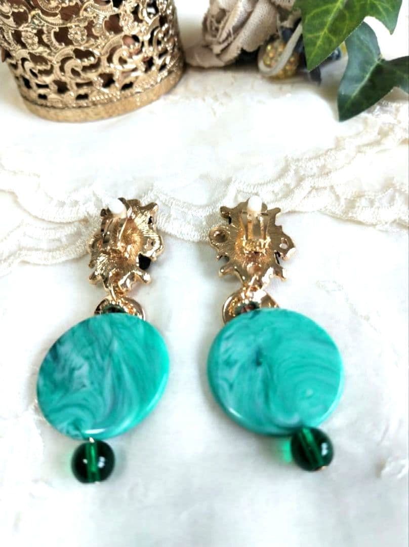 お顔周り華やぐ✨　揺れる樹脂イヤリング　アクアグリーン　18Kゴールドメッキ — image 5