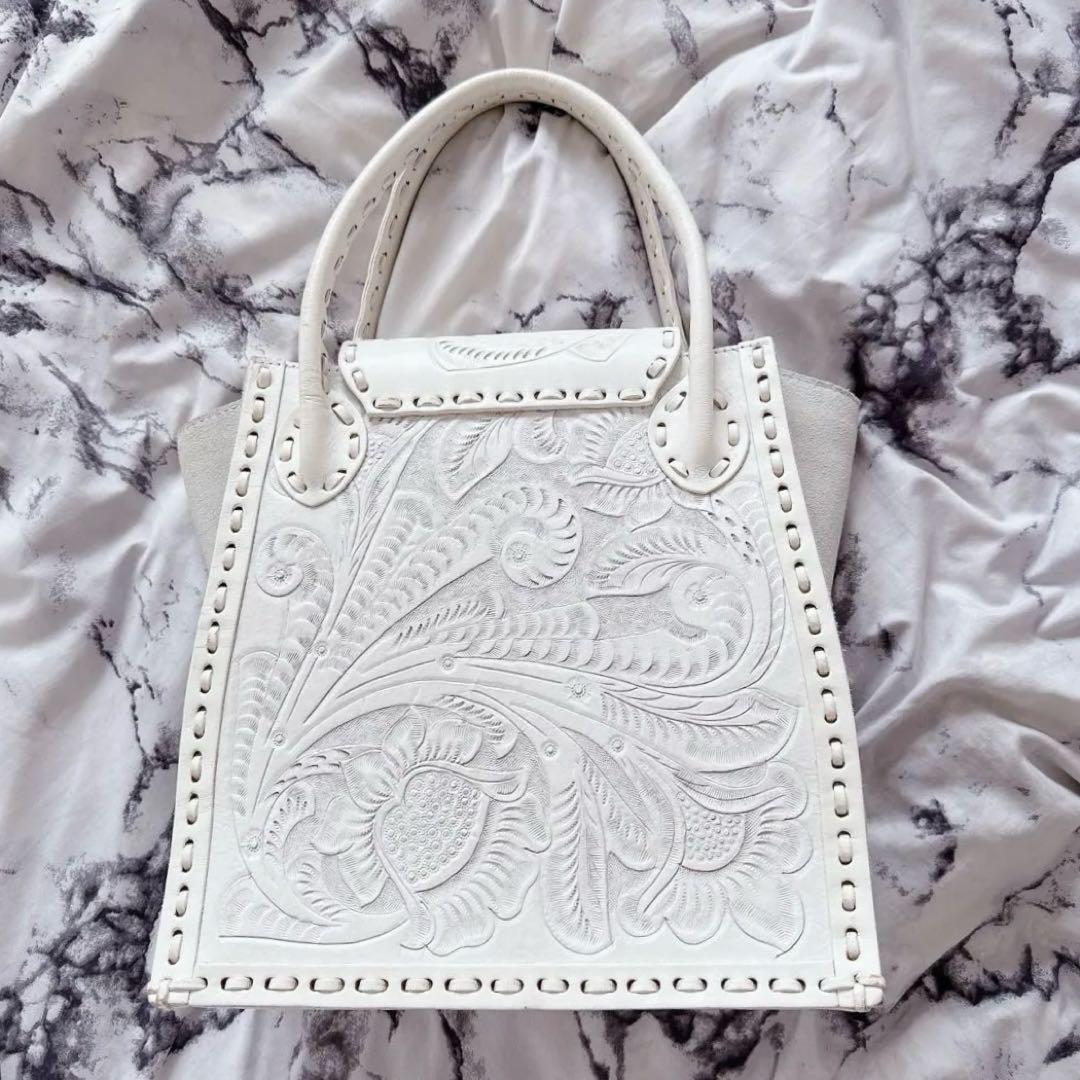 Carving Tribes カービングトライブス レザー ハンドバッグ — image 5