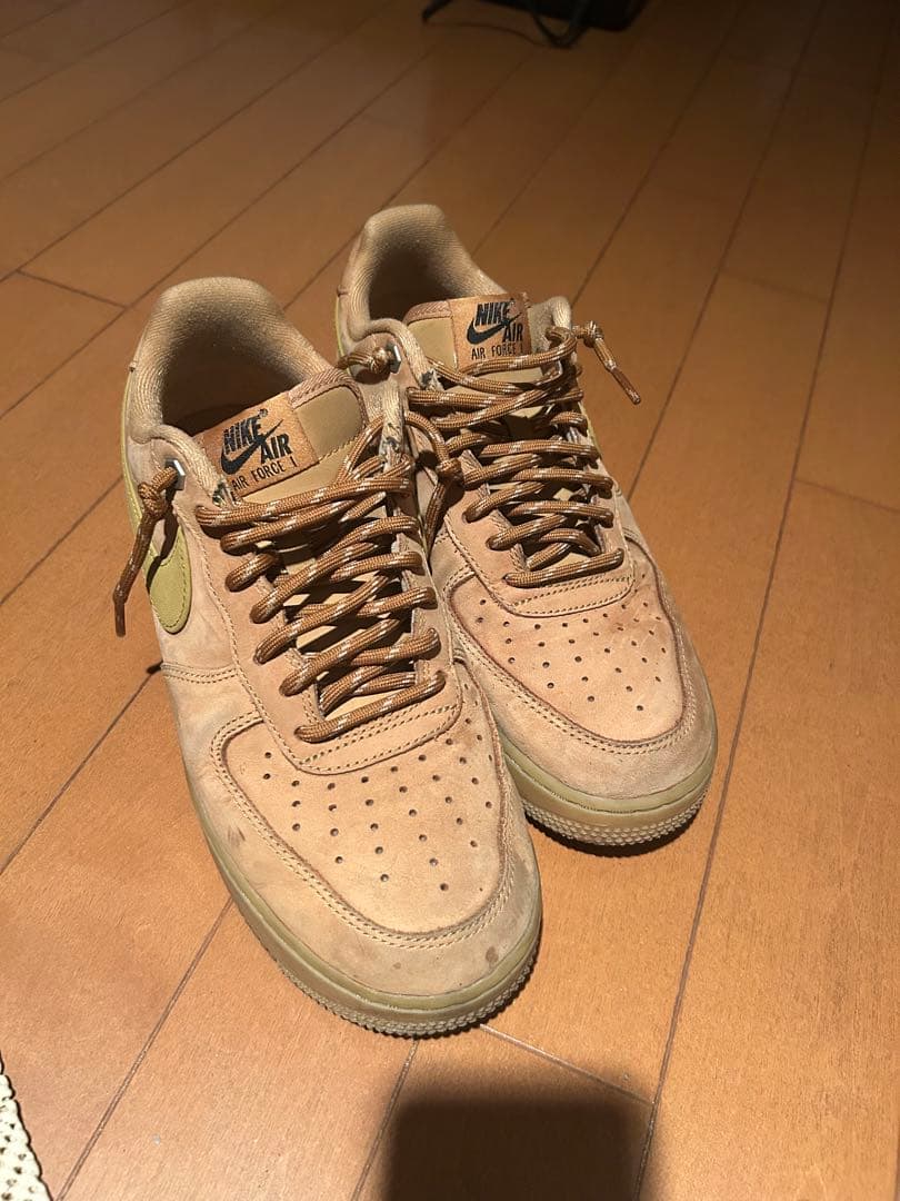 NIKE AIR FORCE 1 ベージュ スニーカー — image 2