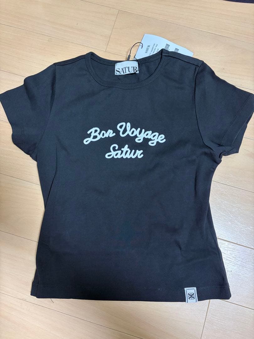 【新品タグ付き】SATUR Bon Voyage ロゴTシャツ ブラックSサイズ — image 3