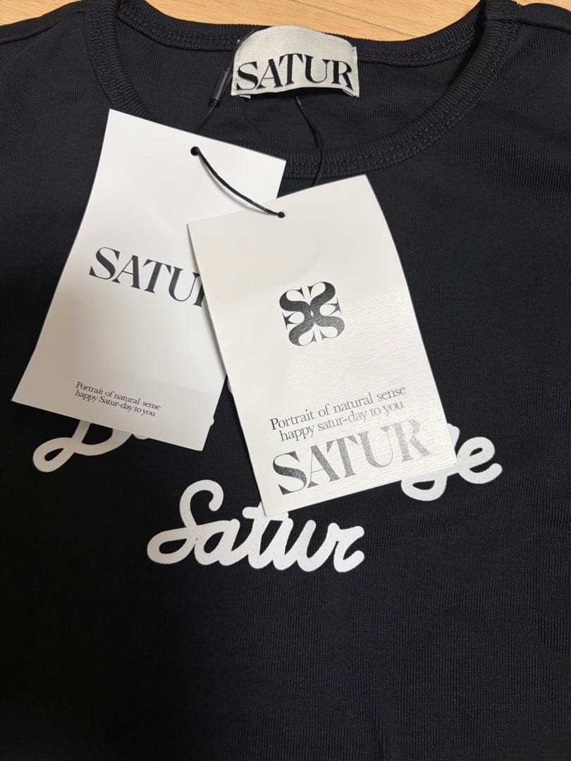 【新品タグ付き】SATUR Bon Voyage ロゴTシャツ ブラックSサイズ — image 5