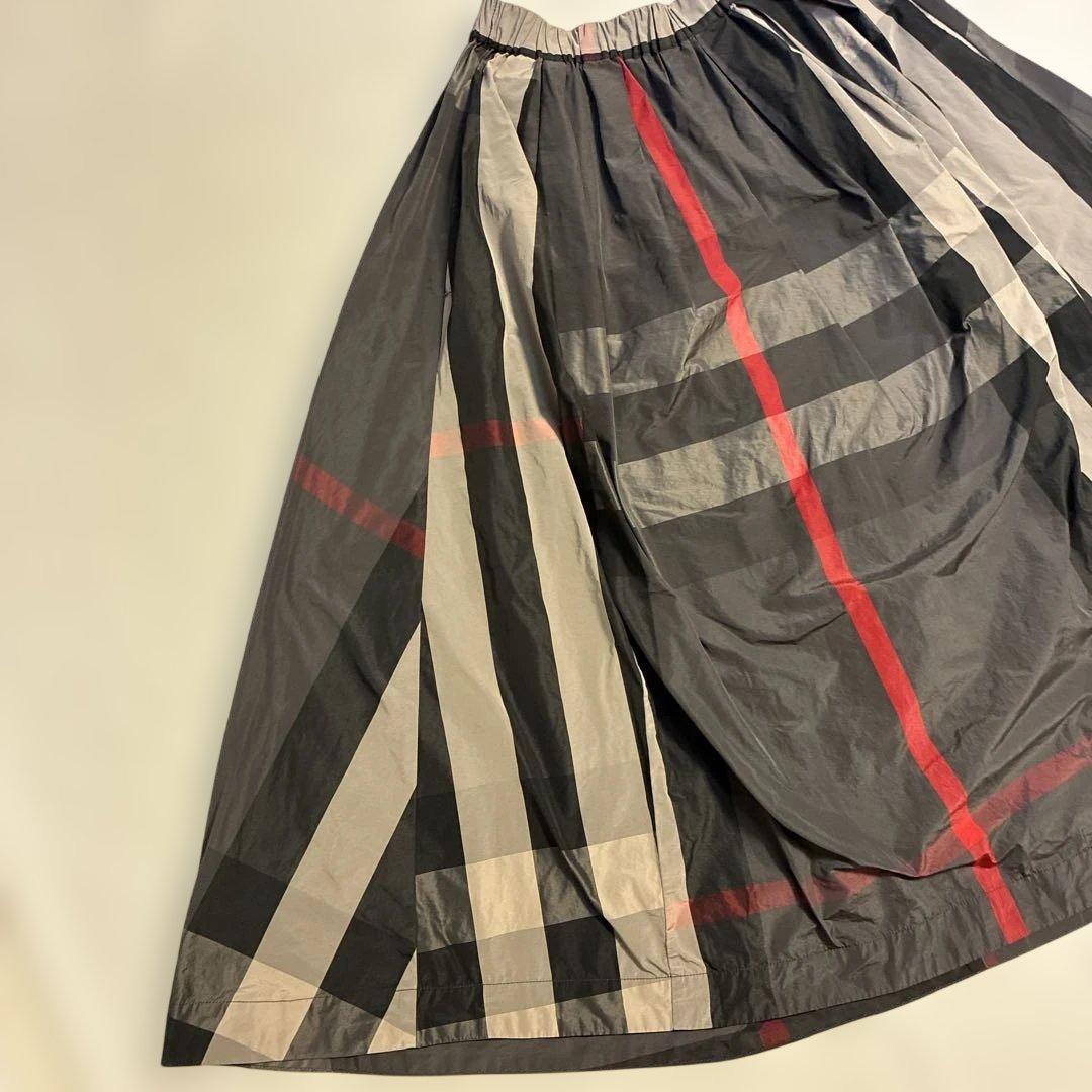 URBAN RESEARCH フレアスカート 黒・赤・グレー ストライプ — image 3