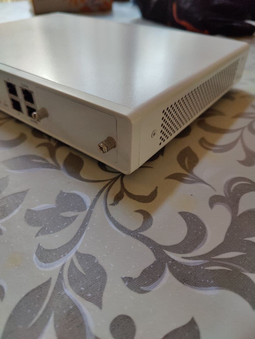 Sophos XGS 136 ネットワークアプライアンス 本体 — image 4
