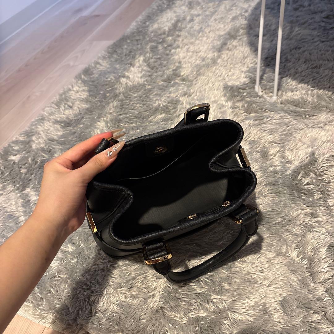CHARLES & KEITH ミニスコッティー トートバッグ ブラック — image 3