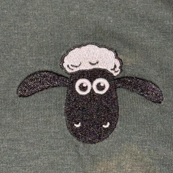 Shaun the Sheep バックビッグプリント 刺繍ロゴ 半袖Tシャツ — image 4