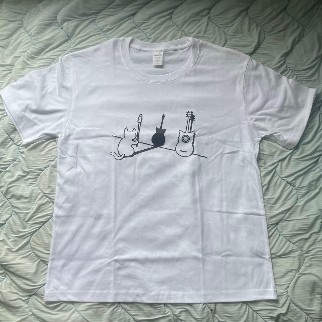猫とギター 白Tシャツ M かわいい　シンプル — image 2