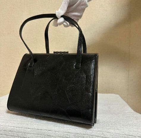 リザード型押し がま口 ハンドバッグ ブラック — image 2