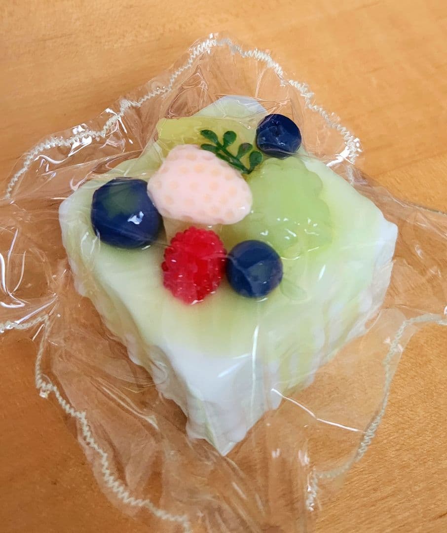 【新品】捏捏 スクイーズ ／フルーツケーキ・淡グリーン／海外スクイーズ — image 2
