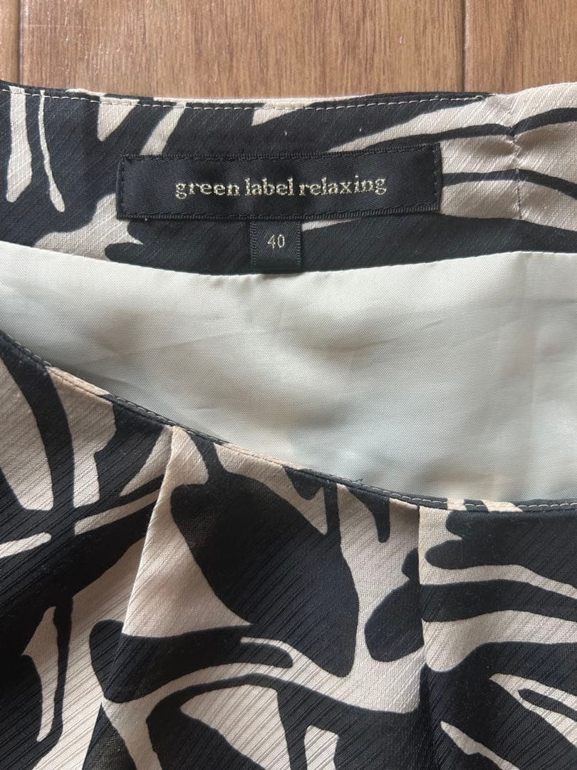 green label relaxing ボタニカル柄 半袖チュニック — image 4