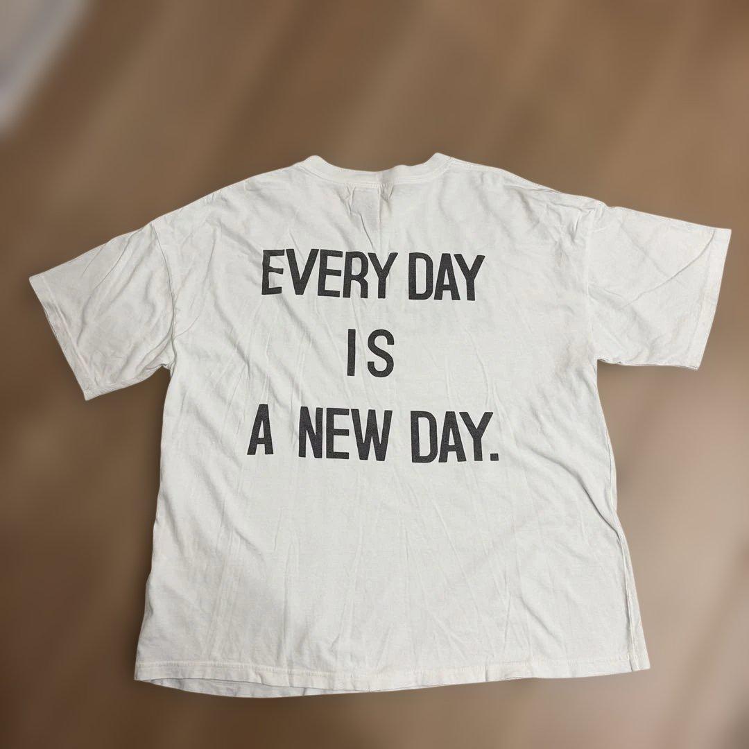 REMI RELIEF A NEW DAY Tシャツ ホワイト — image 2